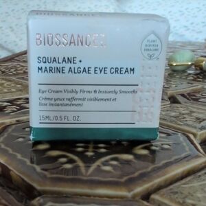 Biossance Squalane + Marine Algae Eye Cream - White and Green